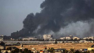 الاحتلال يكثف قصفه على مخيمات النازحين في المواصي جنوبي غزة