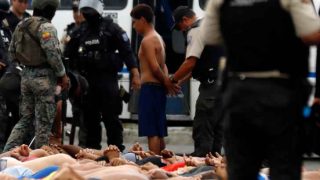 ضبط أسلحة ومخدرات.. القبض على العشرات في الإكوادور عقب مهاجمة أحد المستشفيات