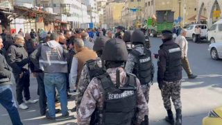 بالفيديو.. أمانة عمان تواصل حملتها لضبط البيع العشوائي في وسط البلد بالعاصمة عمان