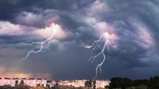 الشاكر يكشف لـ”رؤيا” خصوصية حالة عدم الاستقرار الجوي في الأردن خلال الأسبوع