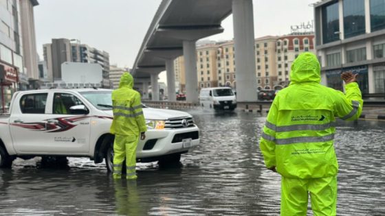 بعد كمية أمطار غير مسبوقة.. تعليق إجراءات السفر من دبي - مرصد الشرق الأوسط و شمال أفريقيا