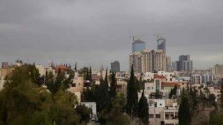 رياح مثيرة للغبار.. انخفاض على الحرارة في الأردن الجمعة