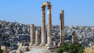 انخفاض على درجات الحرارة وأجواء مغبرة السبت في الأردن