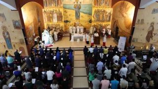 بالفيديو.. انطلاق المؤتمر العالمي الـ17 للشبيبة المسيحية بالأردن