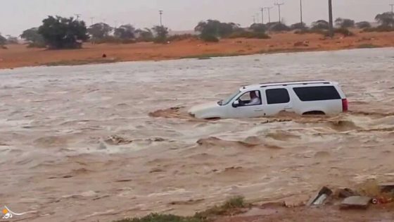 وفاة شخص وفقدان آخر.. سيول عارمة تجتاح جنوب غربي السعودية (فيديو) - مرصد الشرق الأوسط و شمال أفريقيا