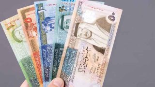 بالفيديو.. اقتصاديون يؤكدون صواب عدم صرف الرواتب قبل اجازة العيد