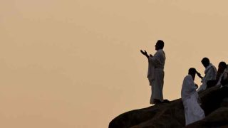 تقرير لـ”رؤيا”: رحلة الحجاج غير النظاميين..”سماسرة بالخفاء” تركوا الباحثين عن “الأجر” دون رعاية