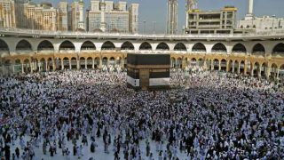 حجاج “الفَلَت”.. مغامرة بلا تصريح والسماسرة يحصدون ملايين الدنانير (تقرير)