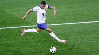 ديشامب يؤكد حاجة مبابي لإجراء جراحة في أنفه