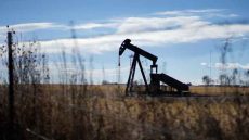 أسعار النفط عالميا تستقر عند أعلى مستوياتها في شهرين