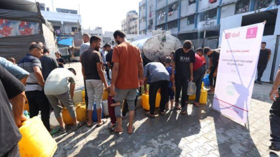 المشهد المعاصر | بنك فلسطين يساهم في توفير مياه صالحة للشرب بمراكز الإيواء في شمال قطاع غزة بالشراكة مع مؤسسة التعاون