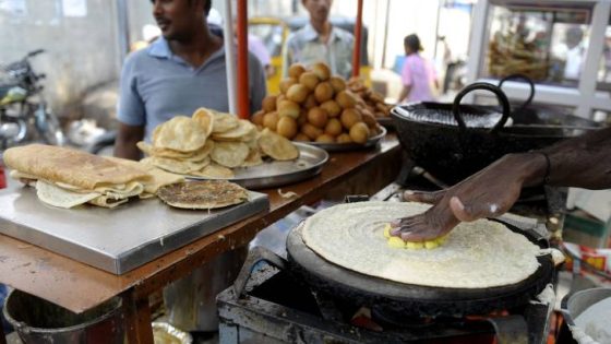 المشهد المعاصر | دراسة: تلوث واسع في أطعمة الشوارع في الهند يهدد الصحة العامة