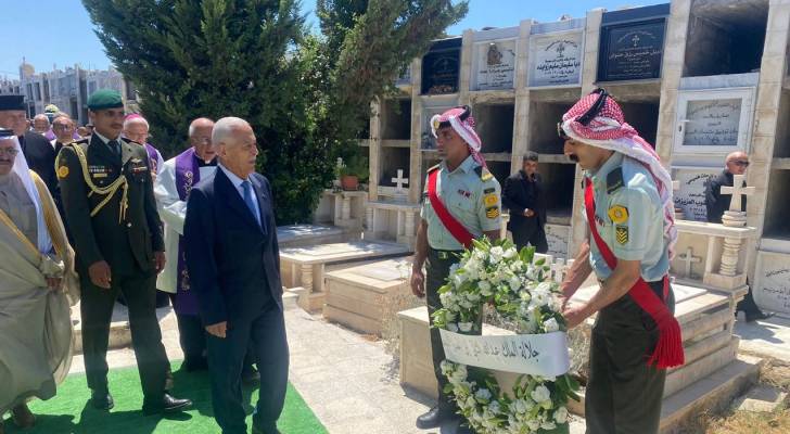 مندوبا عن الملك وولي العهد.. العيسوي يشارك بتشييع جثمان صالح رجائي المعشر