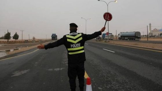 المشهد المعاصر | الدوريات الخارجية: ضبط سائق غير مرخص على طريق البحر الميت وتحرير مخالفات خطيرة