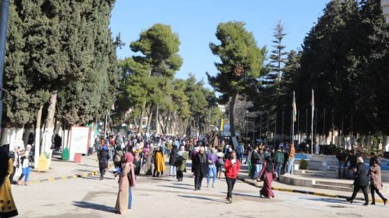 المشهد المعاصر | موعد بدء تقديم طلبات الانتقال بين التخصصات والجامعات لطلبة المكرمة الملكية