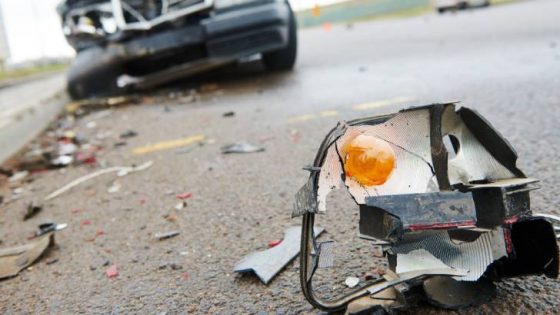 المشهد المعاصر | الأمن العام: حادث سير وانقلاب مركبة شحن عند جسر المخابرات باتجاه الدوار الرابع بعمان