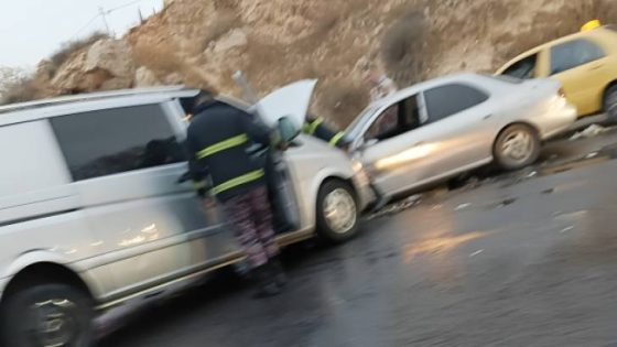 المشهد المعاصر | مصدر أمني: إصابات بحادث تصادم بين 3 مركبات في عمان