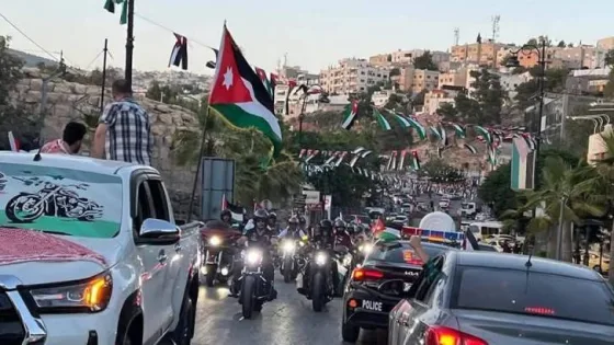 المشهد المعاصر | إدارة السير تشيد باحتفالات المواطنين بالمناسبات الوطنية وتدعو لإزالة الملصقات المخالفة