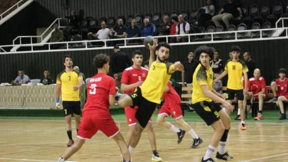المشهد المعاصر | الأهلي يواجه الكتة في مباراة نهائي دوري الشباب لكرة اليد