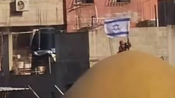المشهد المعاصر | الاحتلال يرفع علمه فوق قبة مسجد ابوبكر الصديق بمخيم نور شمس