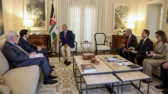 المشهد المعاصر | الملك يجتمع بوزير الخارجية الأمريكي ويؤكد على أهمية إيجاد أفق سياسي لتحقيق السلام