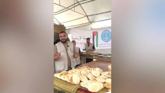 المشهد المعاصر | الهيئة الخيرية توزع الخبز على “أسود الميدان” من الصحفيين في قطاع غزة