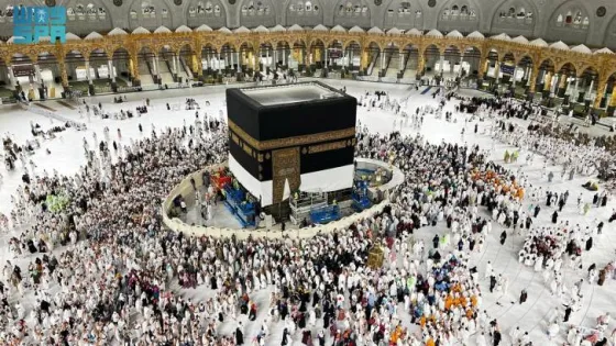 المشهد المعاصر | رفع كسوة الكعبة المشرفة استعدادا لموسم حج 1446هـ