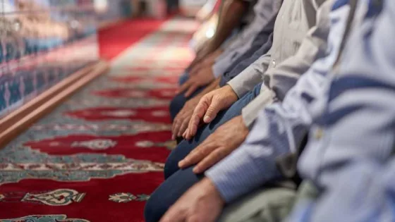 المشهد المعاصر | ما حكم صلاة الجمعة إذا وافق يوم العيد يوم جمعة؟ الإفتاء الأردنية تجيب