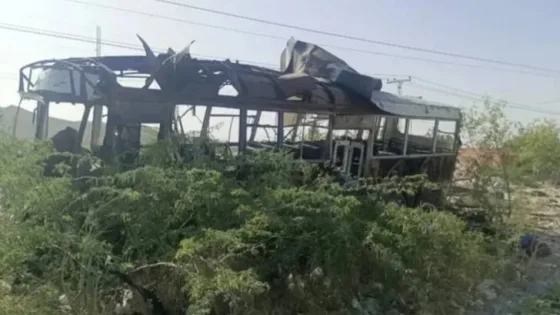 المشهد المعاصر | مقتل أربعة أطفال وإصابة 35 آخرين بتفجير استهدف حافلة مدرسية في باكستان