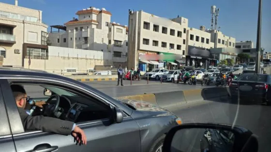 المشهد المعاصر | مواطنون: أزمة سير خانقة في عبدون بسبب إغلاقات مرورية باتجاه الرابع والثالث والداخلية