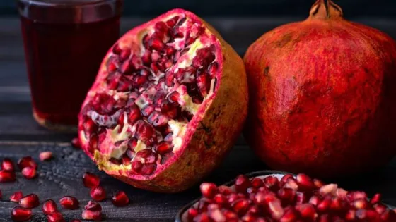 المشهد المعاصر | أبرزها لصحة القلب.. 5 فوائد لتناول رمانة واحدة يومياً