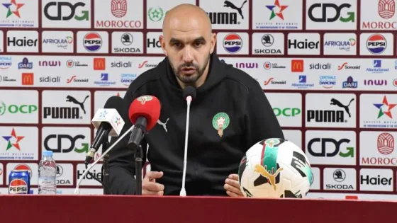 المشهد المعاصر | الركراكي يحسم الجدل: لا تغييرات في الجهاز الفني لمنتخب المغرب