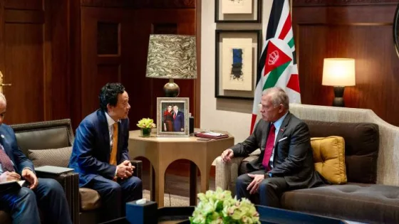 المشهد المعاصر | الملك يستقبل وفد منظمة (الفاو) ويتسلم ميدالية أجريكولا