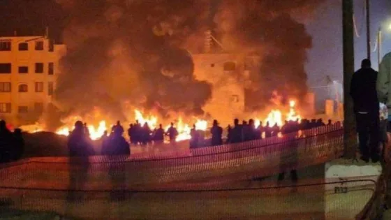 المشهد المعاصر | الهلال الأحمر الفلسطيني: طواقمنا تتعامل مع 8 حالات اختناق بعد إحراق مستوطنين منزلا في أريحا