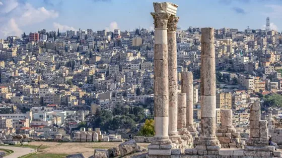 المشهد المعاصر | طقس معتدل الاثنين في معظم المناطق وحار نسبيًا حتى الخميس