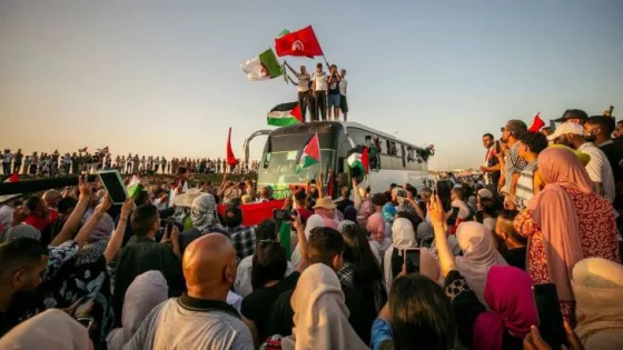 المشهد المعاصر | قافلة الصمود تصل إلى مدينة الزاوية الليبية وسط ترحيب كبير في طريقها لكسر الحصار عن غزة