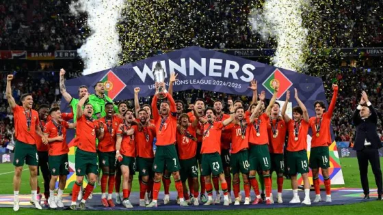 المشهد المعاصر | للمرة الثانية في تاريخها.. البرتغال بقيادة رونالدو تحرز لقب دوري الأمم الأوروبية على حساب إسبانيا بركلات الترجيح