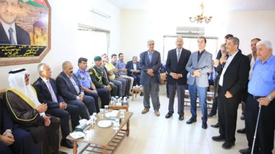 المشهد المعاصر | مندوبا عن الملك وولي العهد. العيسوي يعزي عشيرتي البكار والحموري