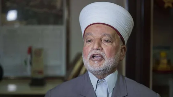 المشهد المعاصر | قوات الاحتلال تعتقل مفتي القدس الشيخ محمد حسين من ساحات المسجد الأقصى