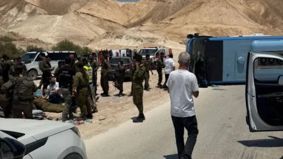 المشهد المعاصر | إعلام عبري: إصابة 10 جنود “إسرائيليين” في حادث انقلاب حافلة شرق القدس المحتلة