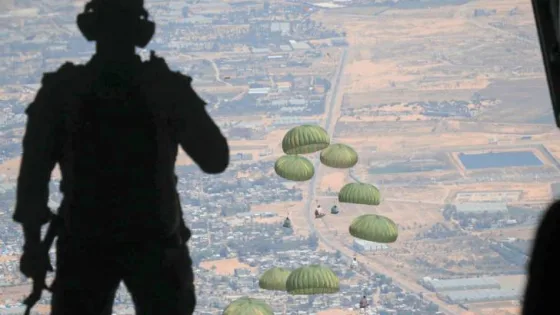 المشهد المعاصر | الجيش العربي: القوات المسلحة تنفّذ ثلاثة إنزالات جوية على قطاع غزة إحداها بالتعاون مع الإمارات