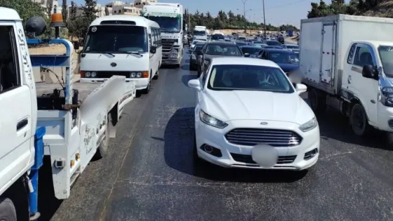 المشهد المعاصر | بالصور .. انقلاب شاحنة يسبب أزمة سير خانقة على طريق المطار جنوب عمان