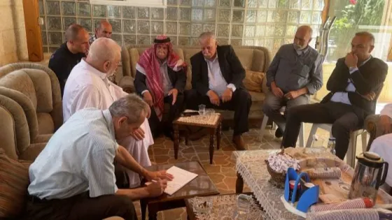 المشهد المعاصر | بعد مزاعم الإعلام العبري بشأن تأسيس “إمارة الخليل”.. عشيرة الجعبري تصدر بيانًا وتتبرأ من صاحب المبادرة