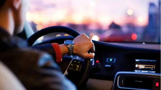 المشهد المعاصر | ما هي مخالفة قيادة المركبة بدون رخصة؟.. الدوريات الخارجية توضح