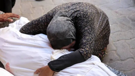 المشهد المعاصر | مصادر فلسطينية: الاحتلال يستهدف خيمة للنازحين وعيادة ومنازل في عدة مناطق من غزة