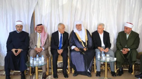 المشهد المعاصر | مندوبا عن الملك وولي العهد.. العيسوي يعزي عشيرة الفقير