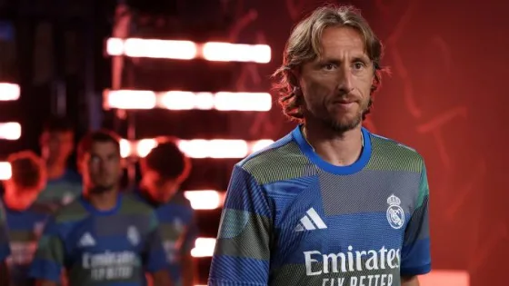 المشهد المعاصر | مودريتش يصل إلى ميلانو تمهيدًا للانضمام إلى ميلان