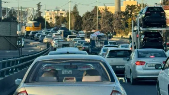 المشهد المعاصر | إدارة السير: تدهور مركبة شحن في شارع الملك عبد الله الثاني باتجاه صويلح يتسبب بتباطؤ حركة المركبات