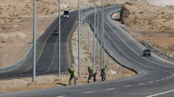 المشهد المعاصر | إصلاحات جذرية في طريق النقب: طبقة ثالثة من الإسفلت وإنارة جديدة ومواد مقاومة للتشققات