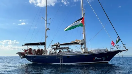 المشهد المعاصر | بمشاركة آلاف المتضامنين.. “أسطول الصمود العالمي” يبحر لكسر حصار غزة ويحذر من أي اعتداء